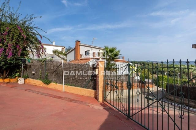 5 chambre Villa/Maison à vendre à Lloret de Mar avec piscine garage - 695 000 € (Ref: 7192539)
