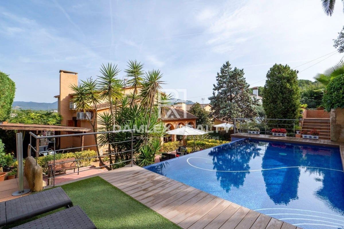 5 chambre Villa/Maison à vendre à Lloret de Mar avec piscine garage - 695 000 € (Ref: 7192539)