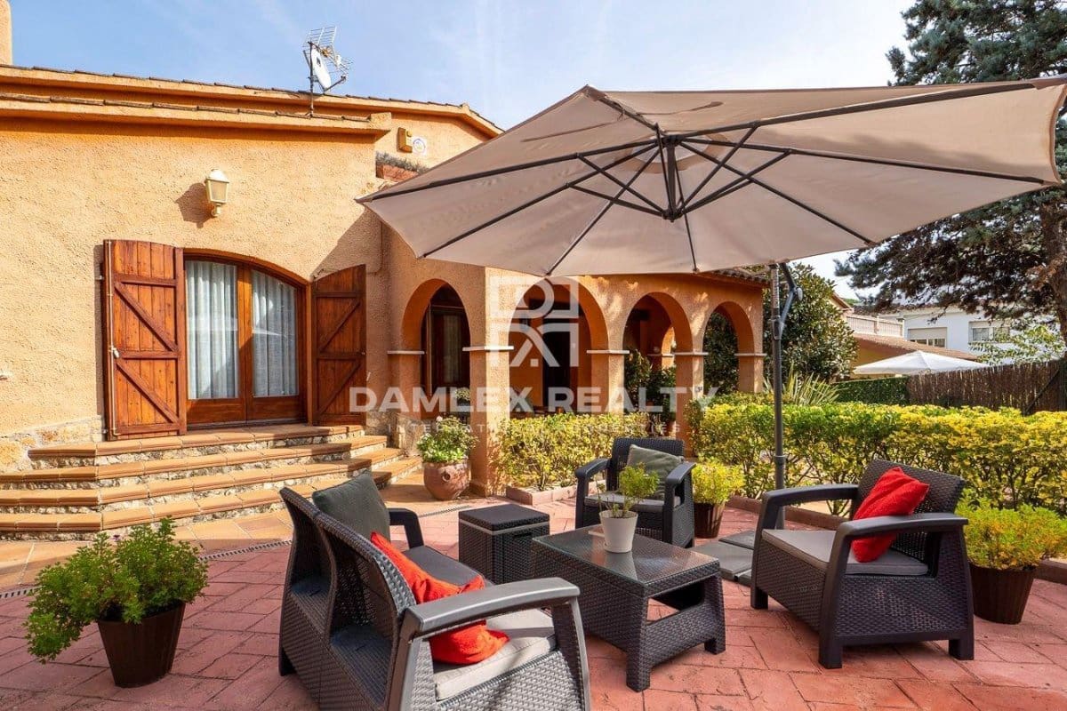 5 chambre Villa/Maison à vendre à Lloret de Mar avec piscine garage - 695 000 € (Ref: 7192539)