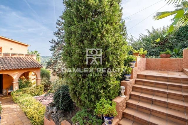 5 chambre Villa/Maison à vendre à Lloret de Mar avec piscine garage - 695 000 € (Ref: 7192539)