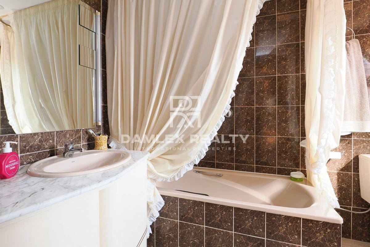 5 chambre Villa/Maison à vendre à Lloret de Mar avec piscine garage - 695 000 € (Ref: 7192539)