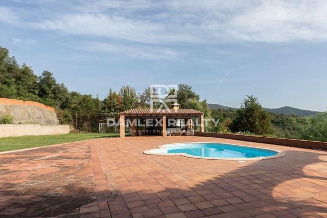 4 bedroom Villa for sale in Santa Cristina d'Aro with pool - € 800,000 (Ref: 7192541)