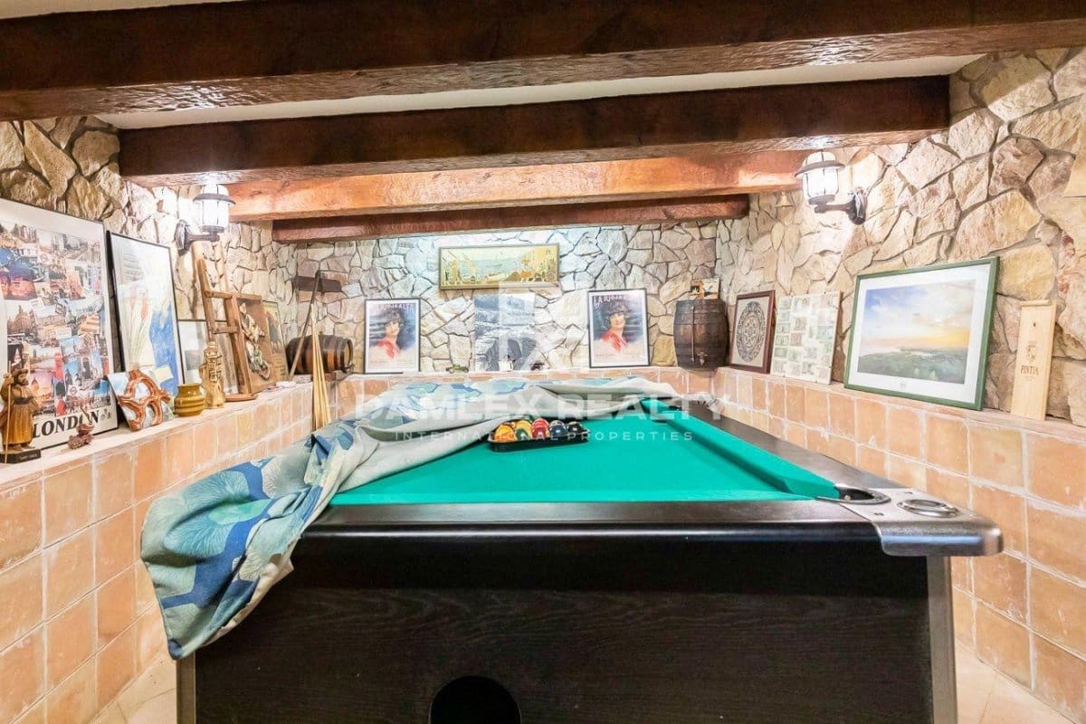 4 bedroom Villa for sale in Santa Cristina d'Aro with pool - € 800,000 (Ref: 7192541)