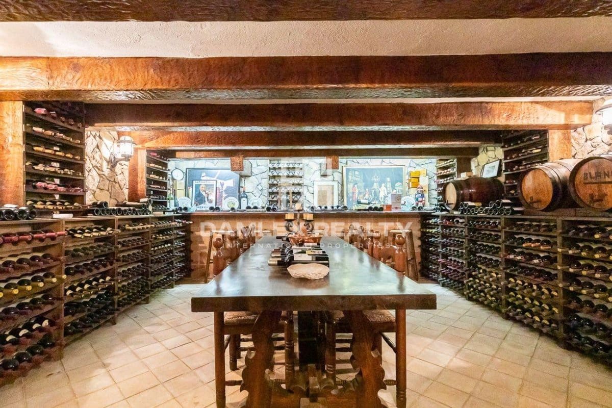 4 bedroom Villa for sale in Santa Cristina d'Aro with pool - € 800,000 (Ref: 7192541)