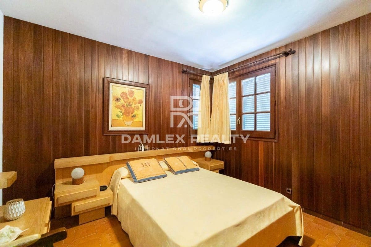 4 bedroom Villa for sale in Santa Cristina d'Aro with pool - € 800,000 (Ref: 7192541)