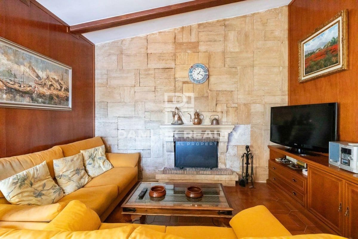 4 bedroom Villa for sale in Santa Cristina d'Aro with pool - € 800,000 (Ref: 7192541)