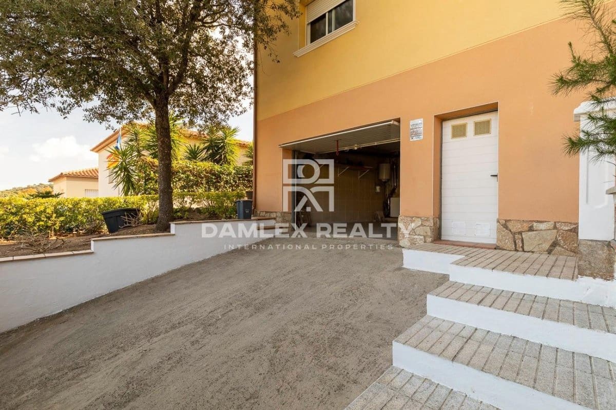 3 bedroom Villa for sale in Platja d'Aro with pool - € 470,000 (Ref: 7451058)