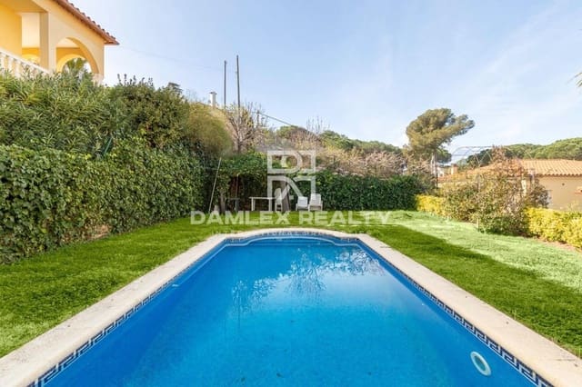 3 bedroom Villa for sale in Platja d'Aro, Castell-Platja d'Aro with pool - € 470,000 (Ref: 7451058)