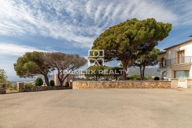 11 bedroom Villa for sale in Sant Feliu de Guíxols with pool - € 7,875,000 (Ref: 7616350)