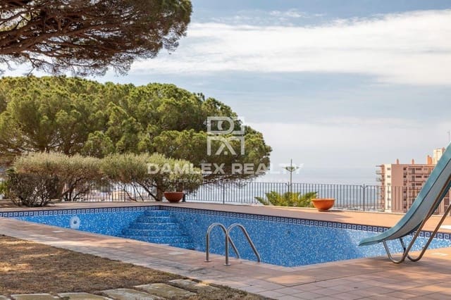 11 bedroom Villa for sale in Sant Feliu de Guíxols with pool - € 7,875,000 (Ref: 7616350)