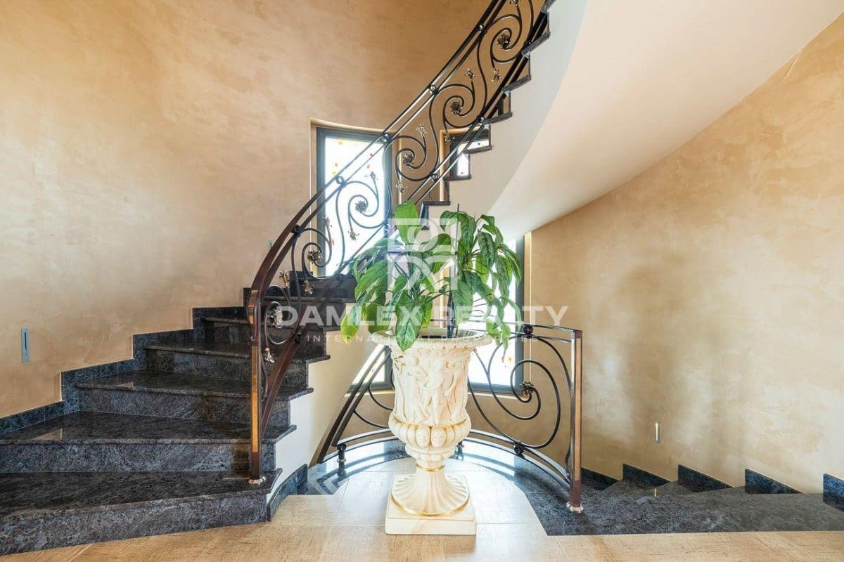 4 slaapkamer Villa te koop in Santa Cristina d'Aro met zwembad - € 2.100.000 (Ref: 7632328)