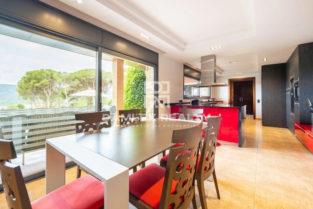 4 slaapkamer Villa te koop in Santa Cristina d'Aro met zwembad - € 2.100.000 (Ref: 7632328)