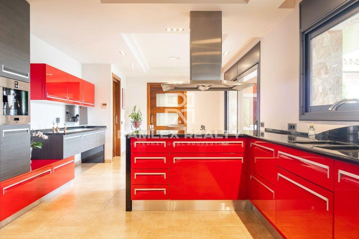 4 slaapkamer Villa te koop in Santa Cristina d'Aro met zwembad - € 2.100.000 (Ref: 7632328)