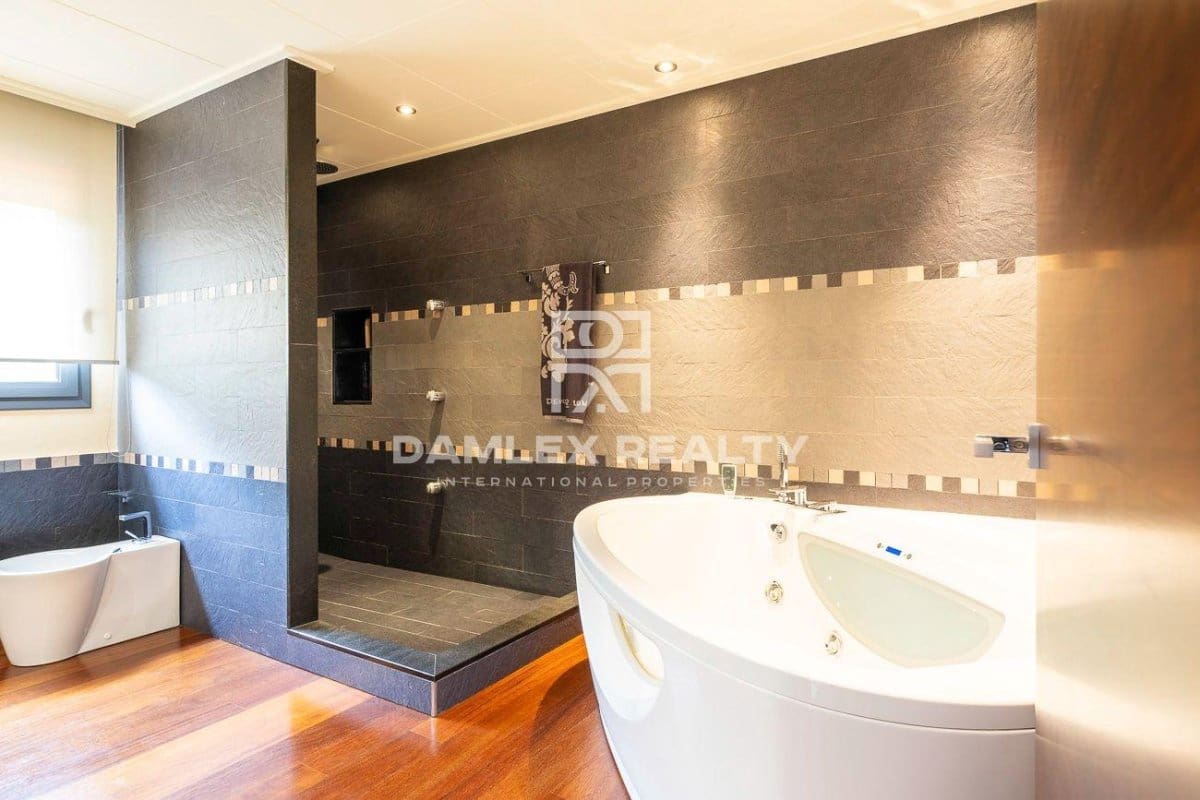 4 slaapkamer Villa te koop in Santa Cristina d'Aro met zwembad - € 2.100.000 (Ref: 7632328)