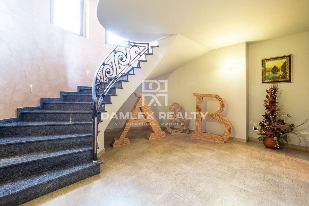 4 slaapkamer Villa te koop in Santa Cristina d'Aro met zwembad - € 2.100.000 (Ref: 7632328)