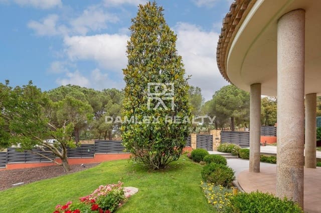 4 bedroom Villa for sale in Santa Cristina d'Aro with pool - € 2,100,000 (Ref: 7632328)