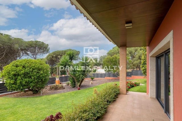 4 bedroom Villa for sale in Santa Cristina d'Aro with pool - € 2,100,000 (Ref: 7632328)