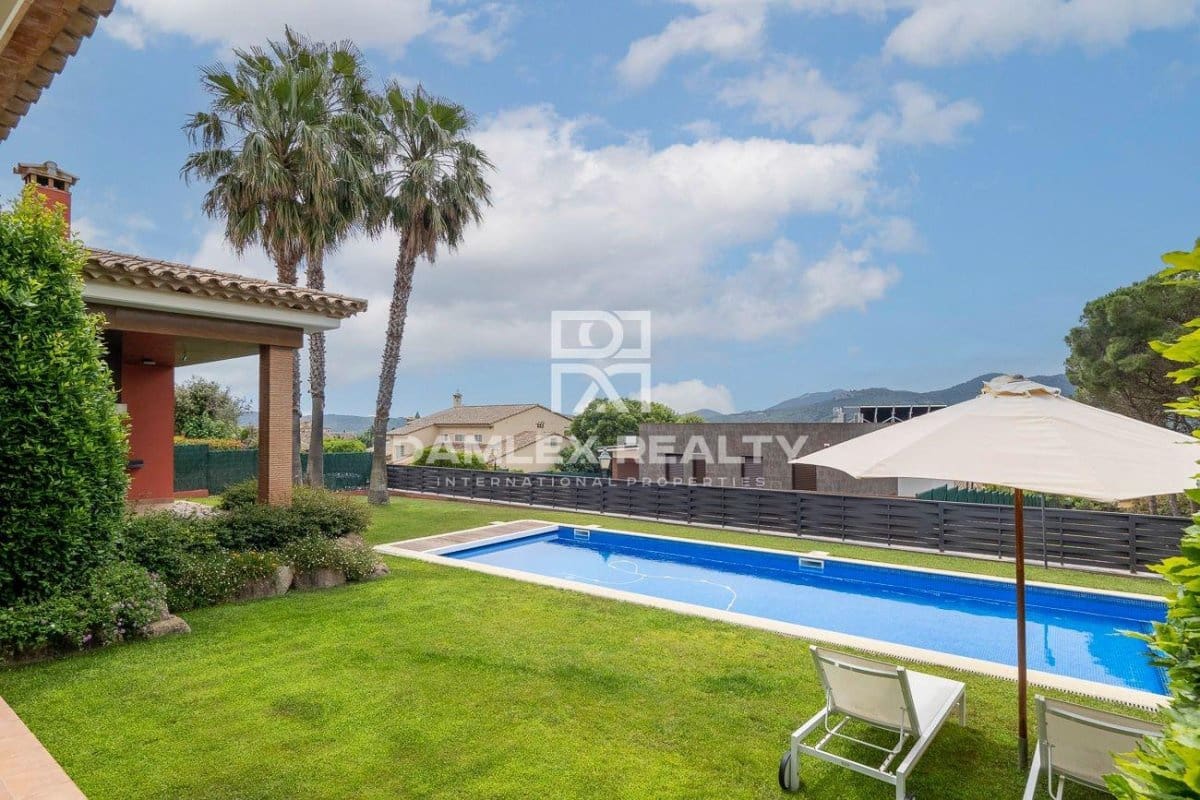 4 slaapkamer Villa te koop in Santa Cristina d'Aro met zwembad - € 2.100.000 (Ref: 7632328)