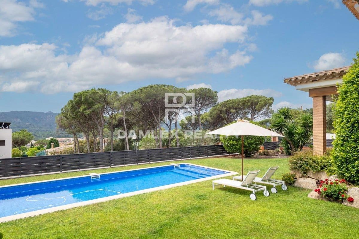 4 slaapkamer Villa te koop in Santa Cristina d'Aro met zwembad - € 2.100.000 (Ref: 7632328)