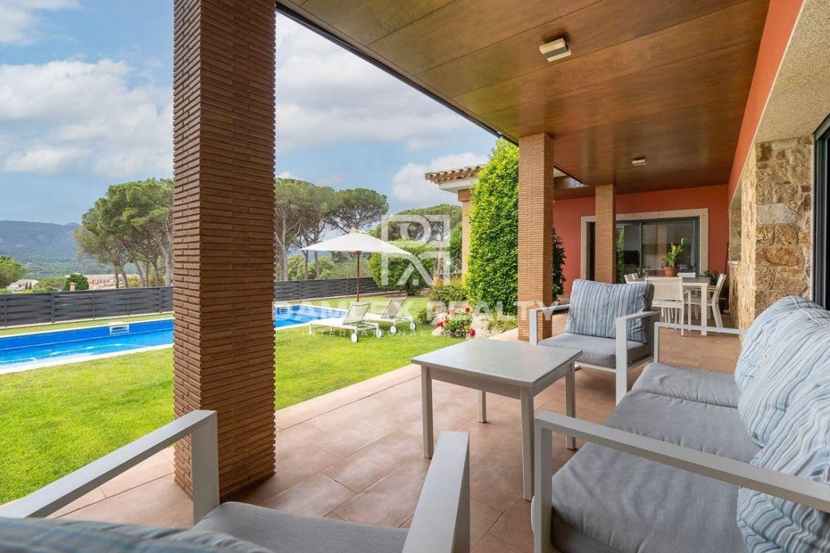 4 slaapkamer Villa te koop in Santa Cristina d'Aro met zwembad - € 2.100.000 (Ref: 7632328)