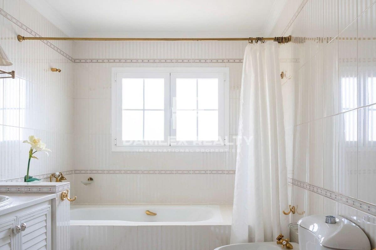 5 soveværelse Villa til salg i Lloret de Mar med swimmingpool garage - € 699.000 (Ref: 7642148)