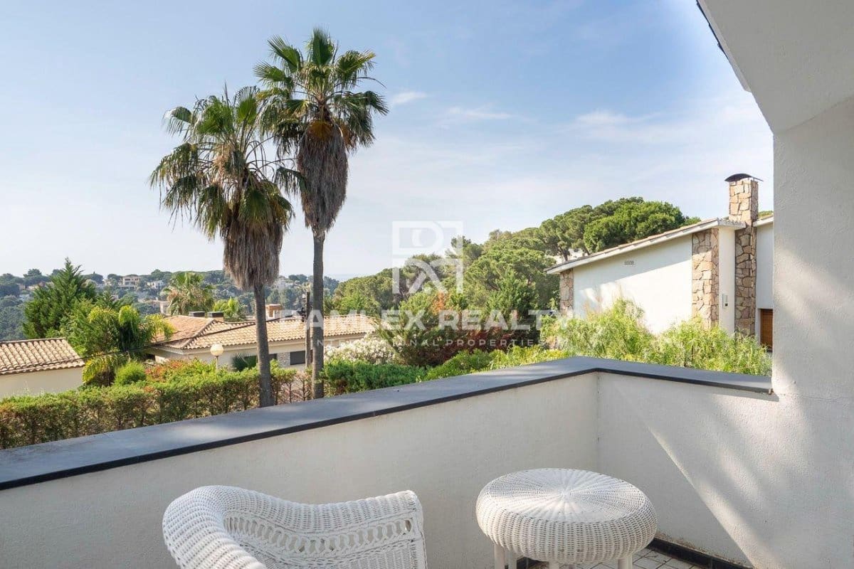5 soveværelse Villa til salg i Lloret de Mar med swimmingpool garage - € 699.000 (Ref: 7642148)