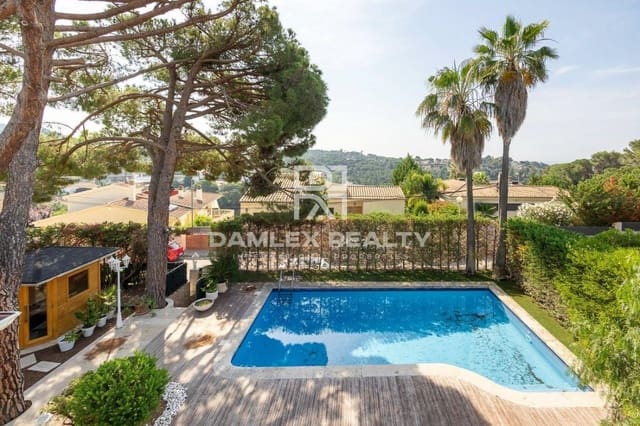 5 soveværelse Villa til salg i Lloret de Mar med swimmingpool garage - € 699.000 (Ref: 7642148)