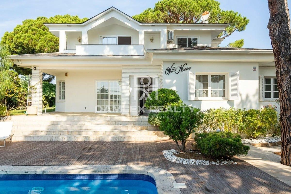 5 soveværelse Villa til salg i Lloret de Mar med swimmingpool garage - € 699.000 (Ref: 7642148)
