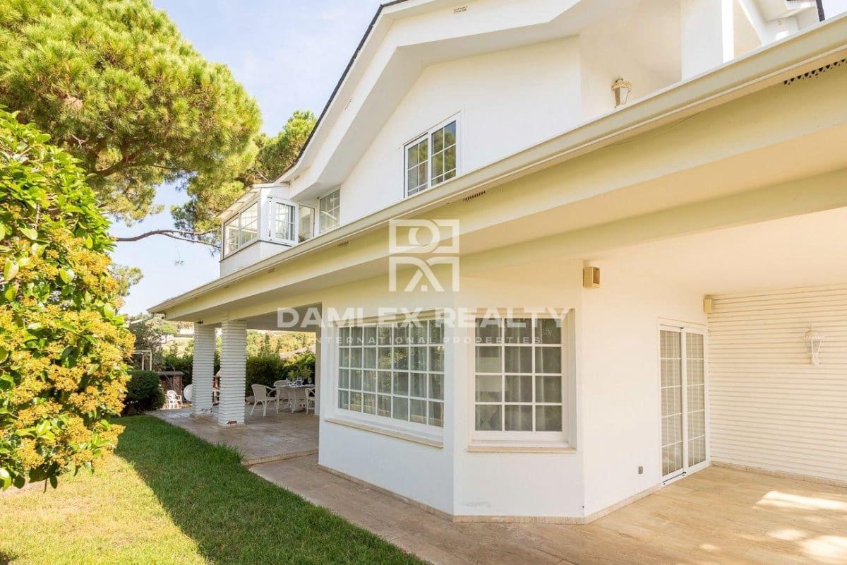 5 soveværelse Villa til salg i Lloret de Mar med swimmingpool garage - € 699.000 (Ref: 7642148)