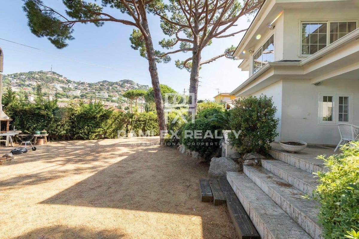 5 soveværelse Villa til salg i Lloret de Mar med swimmingpool garage - € 699.000 (Ref: 7642148)