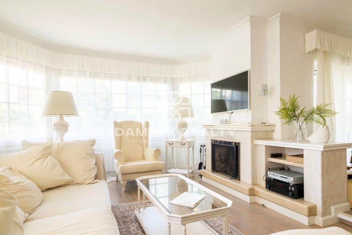 5 soveværelse Villa til salg i Lloret de Mar med swimmingpool garage - € 699.000 (Ref: 7642148)