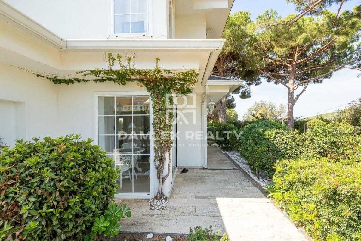 5 soveværelse Villa til salg i Lloret de Mar med swimmingpool garage - € 699.000 (Ref: 7642148)