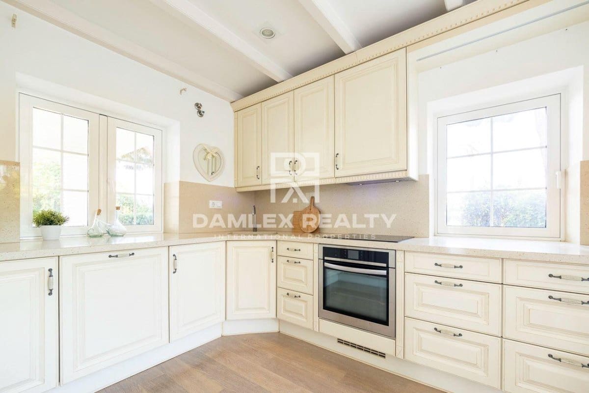 5 soveværelse Villa til salg i Lloret de Mar med swimmingpool garage - € 699.000 (Ref: 7642148)