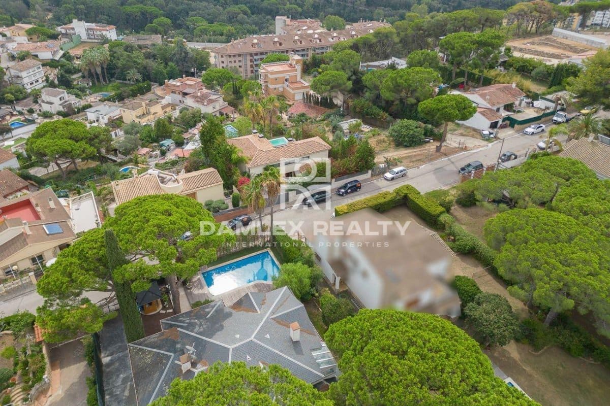 5 soveværelse Villa til salg i Lloret de Mar med swimmingpool garage - € 699.000 (Ref: 7642148)