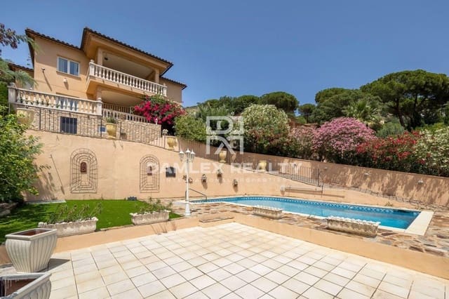 4 Zimmer Villa zu verkaufen in Santa Cristina d'Aro mit Pool - 630.000 € (Ref: 7683586)