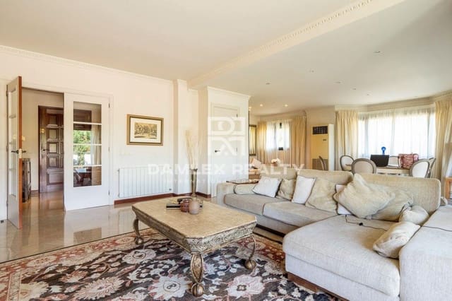 5 chambre Villa/Maison à vendre à Santa Cristina d'Aro avec piscine - 845 000 € (Ref: 7695700)