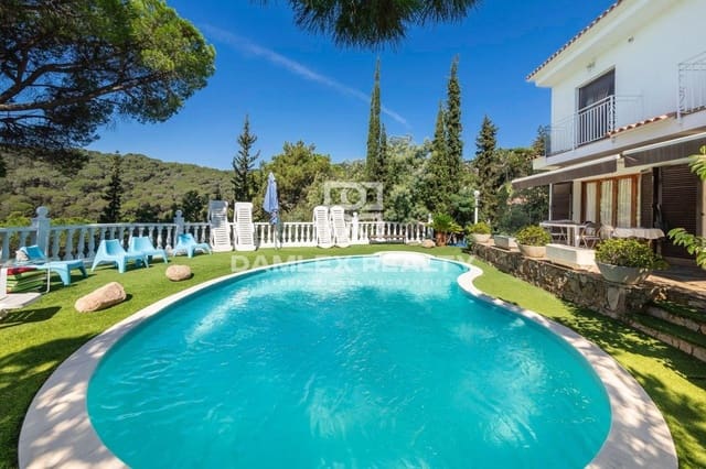 Chalet de 5 habitaciones en Lloret de Mar en venta con piscina garaje - 860.000 € (Ref: 7776933)