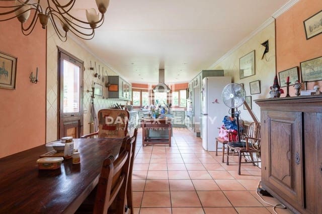 4 Zimmer Villa zu verkaufen in Santa Cristina d'Aro mit Pool - 489.000 € (Ref: 7793801)