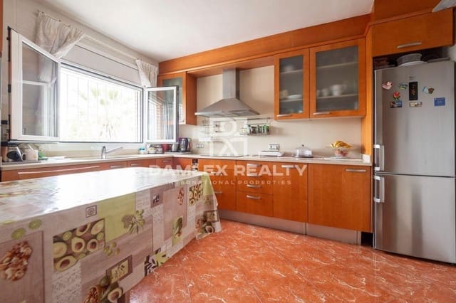 5 chambre Villa/Maison à vendre à Lloret de Mar avec piscine garage - 485 000 € (Ref: 7869607)