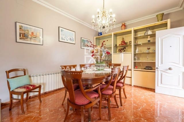 5 chambre Villa/Maison à vendre à Lloret de Mar avec piscine garage - 485 000 € (Ref: 7869607)