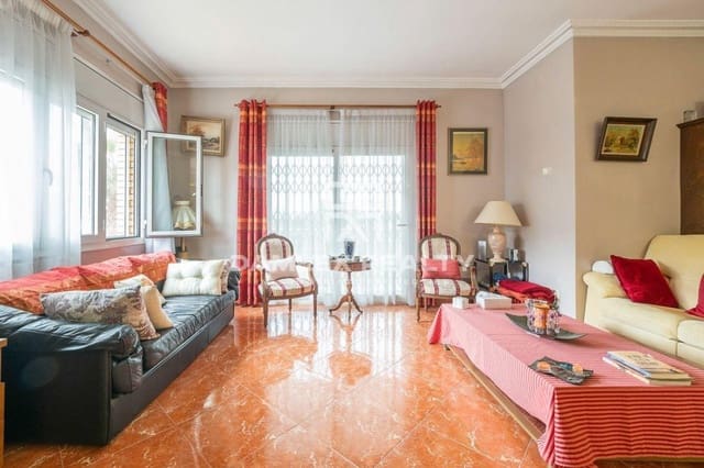 5 chambre Villa/Maison à vendre à Lloret de Mar avec piscine garage - 485 000 € (Ref: 7869607)