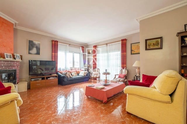 5 chambre Villa/Maison à vendre à Lloret de Mar avec piscine garage - 485 000 € (Ref: 7869607)