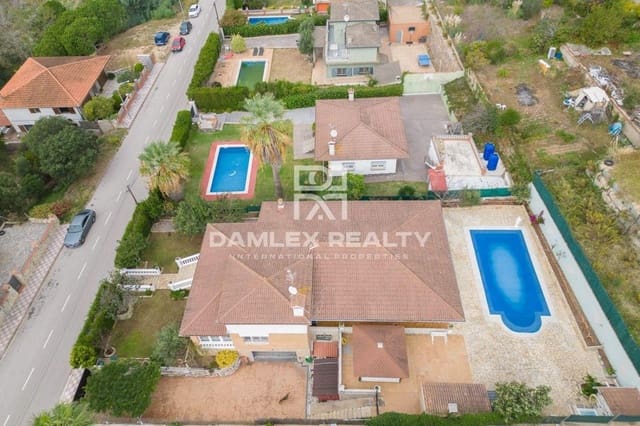 5 chambre Villa/Maison à vendre à Lloret de Mar avec piscine garage - 485 000 € (Ref: 7869607)