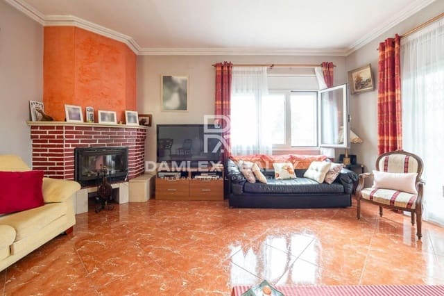 5 chambre Villa/Maison à vendre à Lloret de Mar avec piscine garage - 485 000 € (Ref: 7869607)