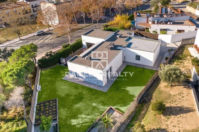 3 bedroom Villa for sale in Platja d'Aro, Castell-Platja d'Aro - € 1,000,000 (Ref: 7988088)