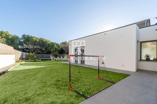 3 bedroom Villa for sale in Platja d'Aro, Castell-Platja d'Aro - € 1,000,000 (Ref: 7988088)