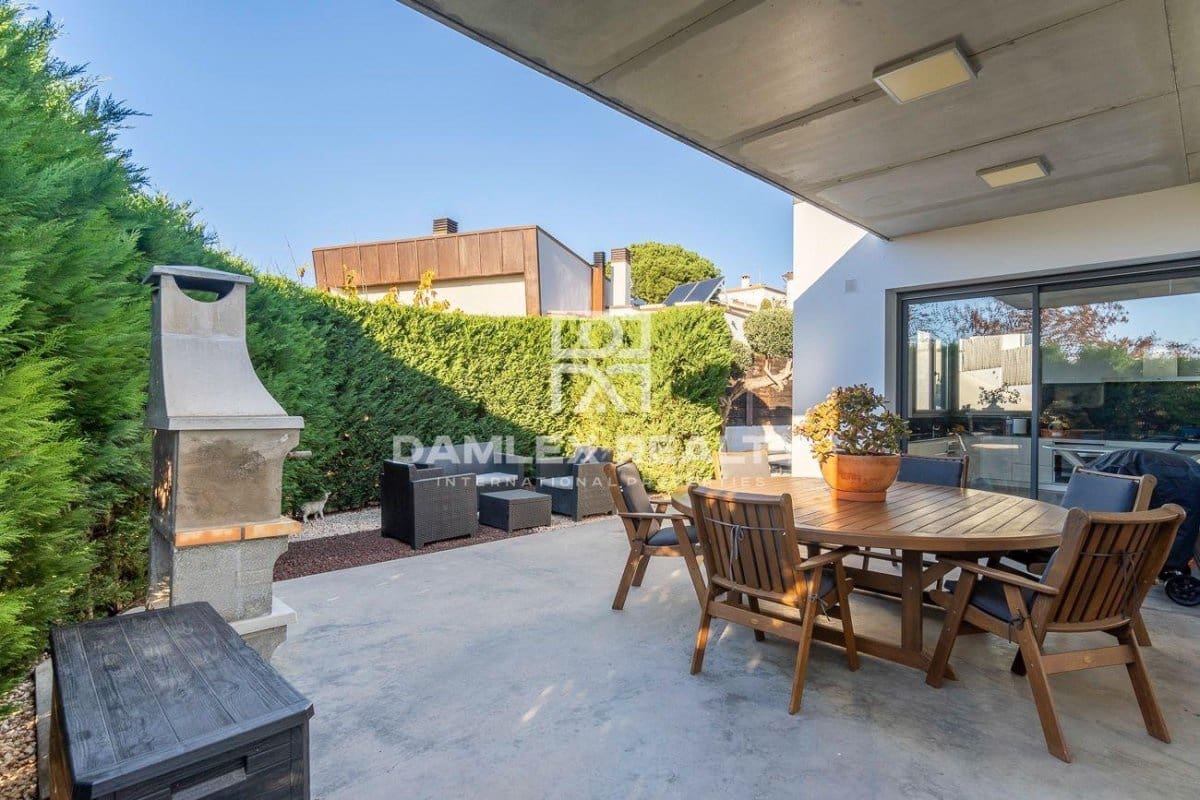 3 soveværelse Villa til salg i Platja d'Aro - € 1.000.000 (Ref: 7988088)