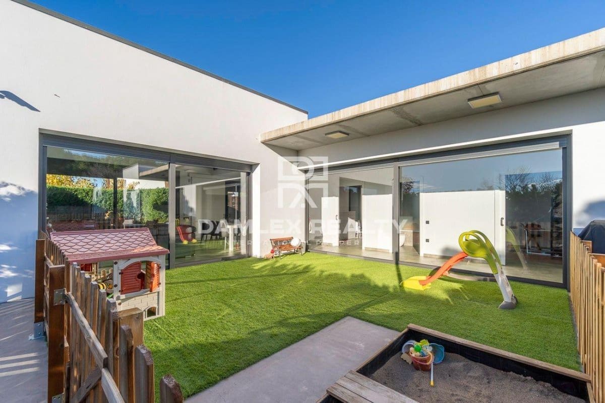 3 soveværelse Villa til salg i Platja d'Aro - € 1.000.000 (Ref: 7988088)