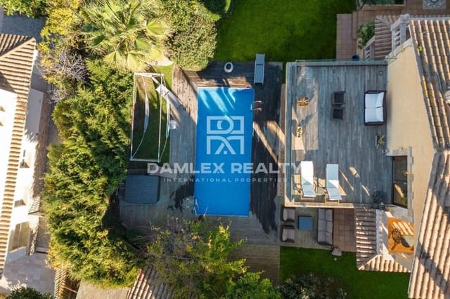 4 slaapkamer Villa te koop in Lloret de Mar met zwembad garage - € 1.950.000 (Ref: 8010321)