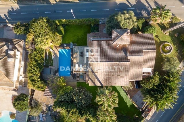 4 slaapkamer Villa te koop in Lloret de Mar met zwembad garage - € 1.950.000 (Ref: 8010321)